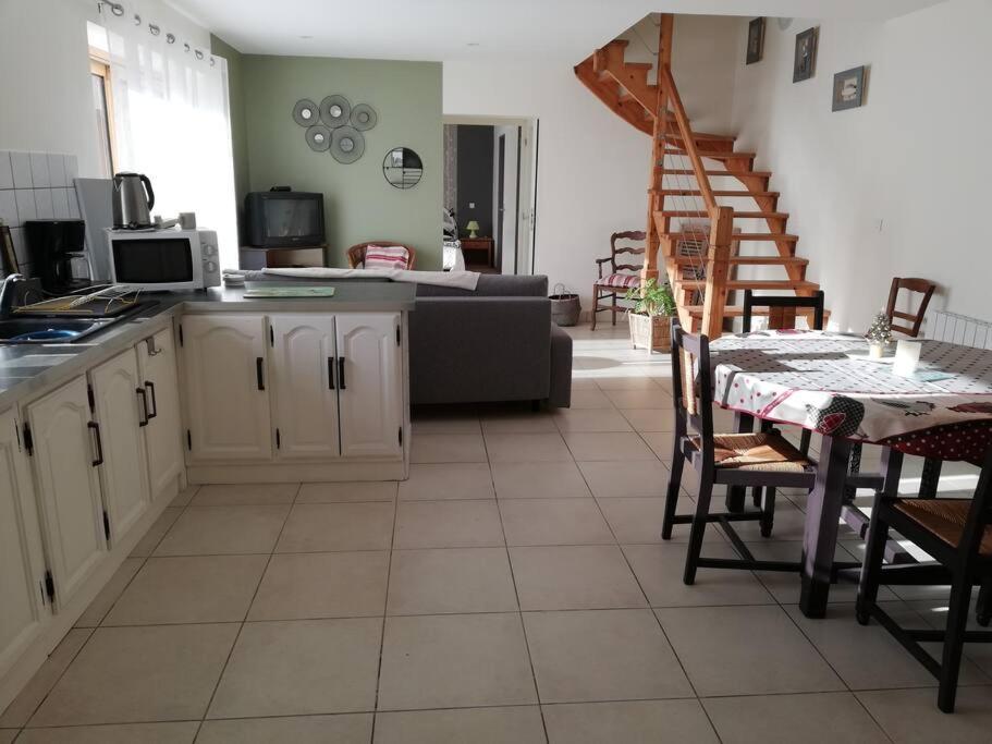 Plouigneau La Maison Des Chevreuils מראה חיצוני תמונה